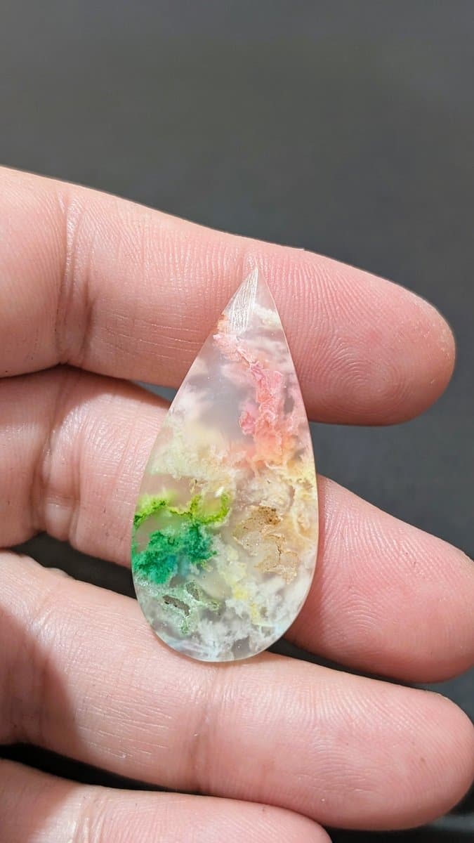 Natural dyed moss agate - rainbow by Loutan Beauty