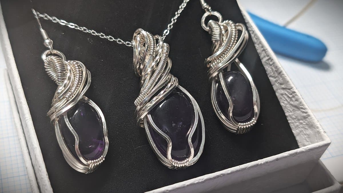 Amethyst pendant - Amethyst Pendant and Earrings Set by Loutan Beauty - view 5