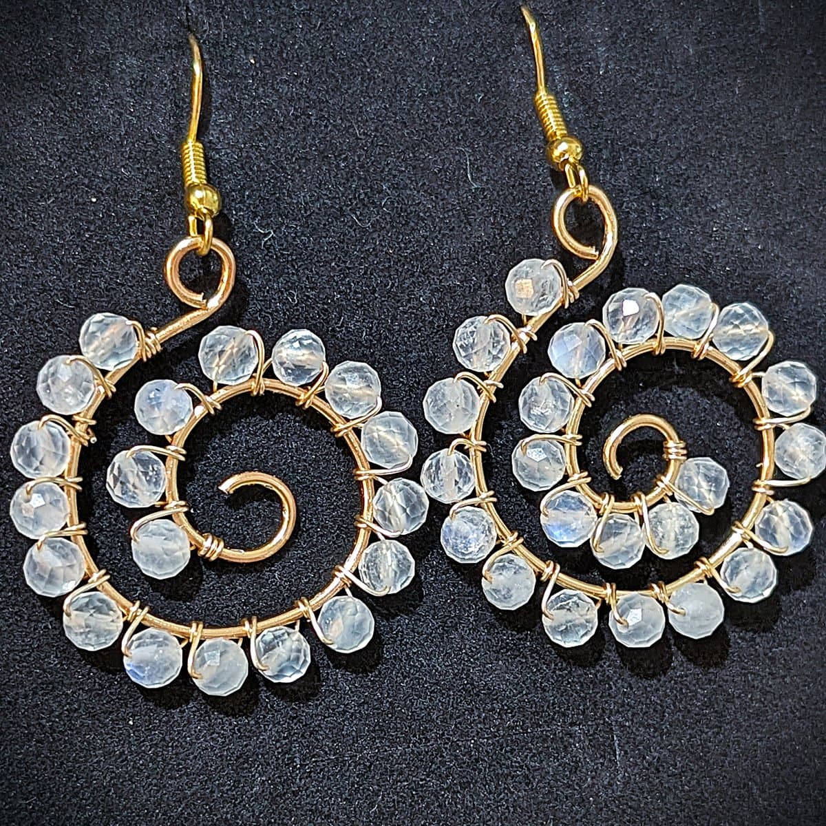 moonstone earrings in gold-plated copper - Circular Earrings - Moonstone by Loutan Beauty