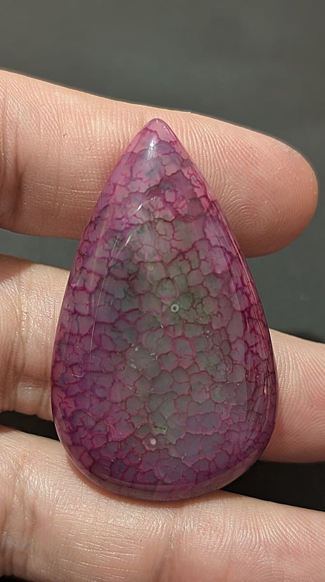 Natural dragons vein agate by Loutan Beauty