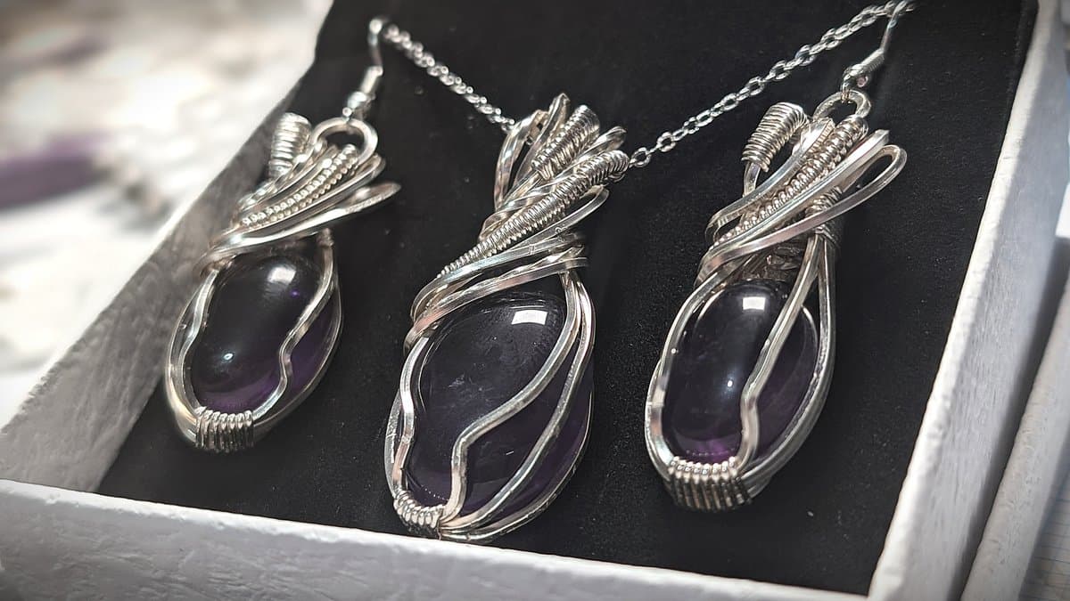 Amethyst pendant - Amethyst Pendant and Earrings Set by Loutan Beauty - view 3